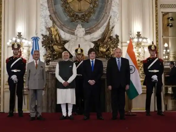 Milei mantuvo una reunión bilateral con el primer ministro de la India