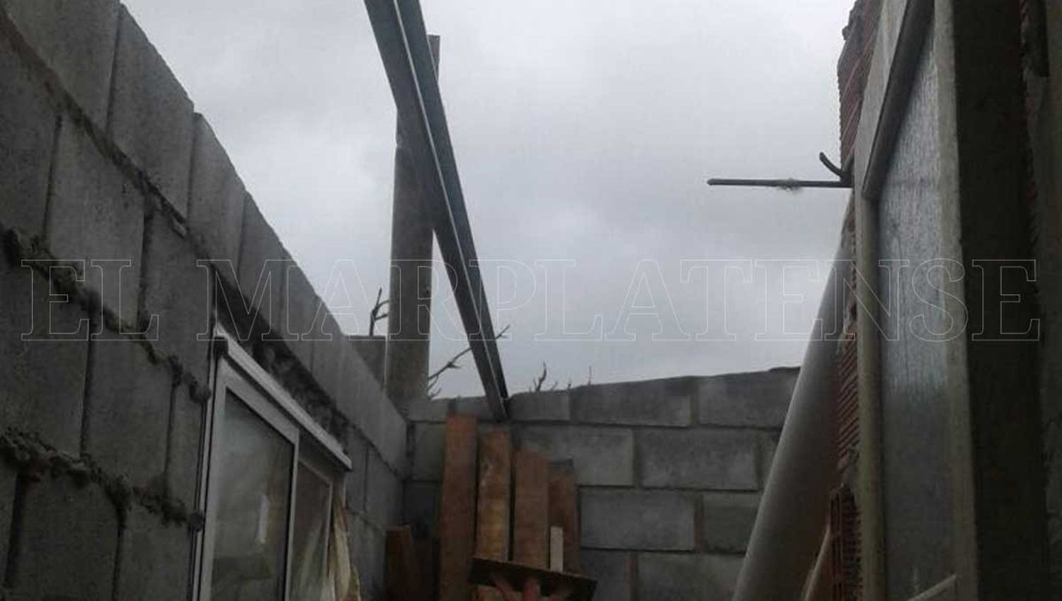 Temporal: más de 200 chapas y tirantes y 50 colchones llegan de Provincia