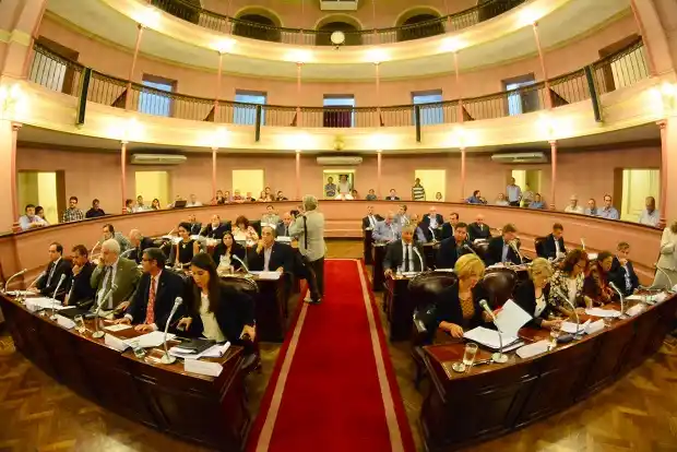 Bahillo y Kneeteman darán una charla sobre el funcionamiento de la Cámara de Diputados