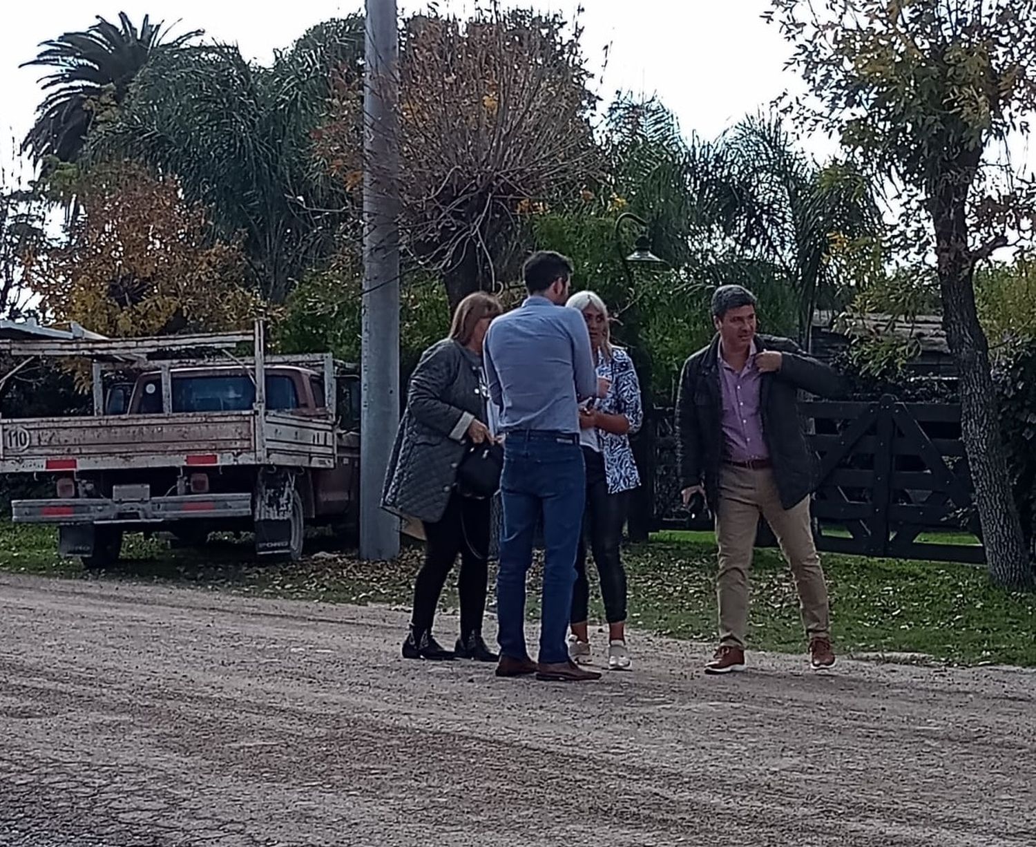 El presidente del CGE visitó las escuelas de aldea San Rafael