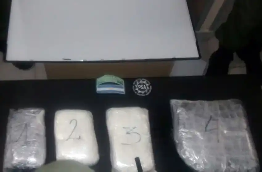 Secuestran más de 5 kilos de cocaína adentro de televisores