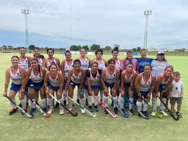 Las Tanas vencieron a San Lorenzo de Tostado y a La Cañada. Foto: Hockey CSyD Bella Italia