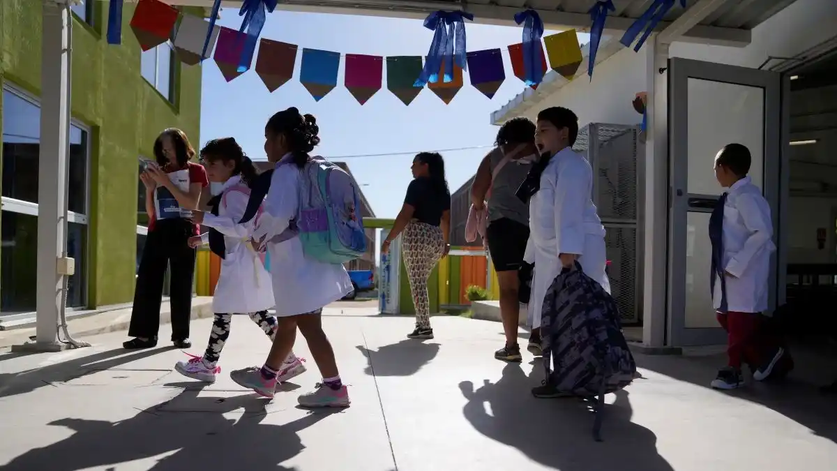 Comienzan las clases en la provincia: advertencia del Gobierno a gremio disidente que llamó al paro