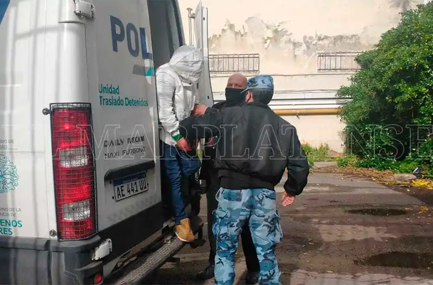 Crimen del cuidacoches: el conductor de la camioneta se enfrenta al fiscal