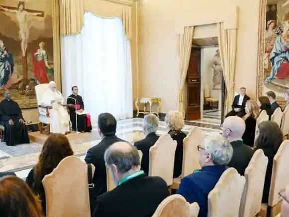 El Papa: la IA interpela sobre qué significa ser humano hoy