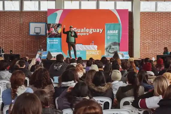 Con gran éxito se realizó la charla de Gastón Pauls