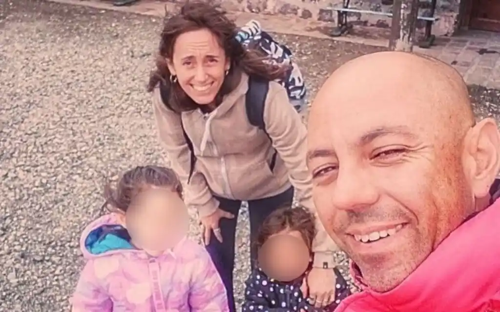 La familia logró ser rescatada tras permanecer tres días varados en la ruta (Foto: Instagram @altamiranda_gonzalo).