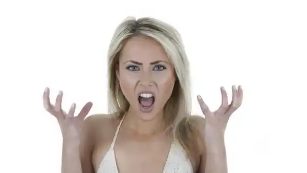 Los cosméticos viejos contienen cantidades peligrosas de bacterias