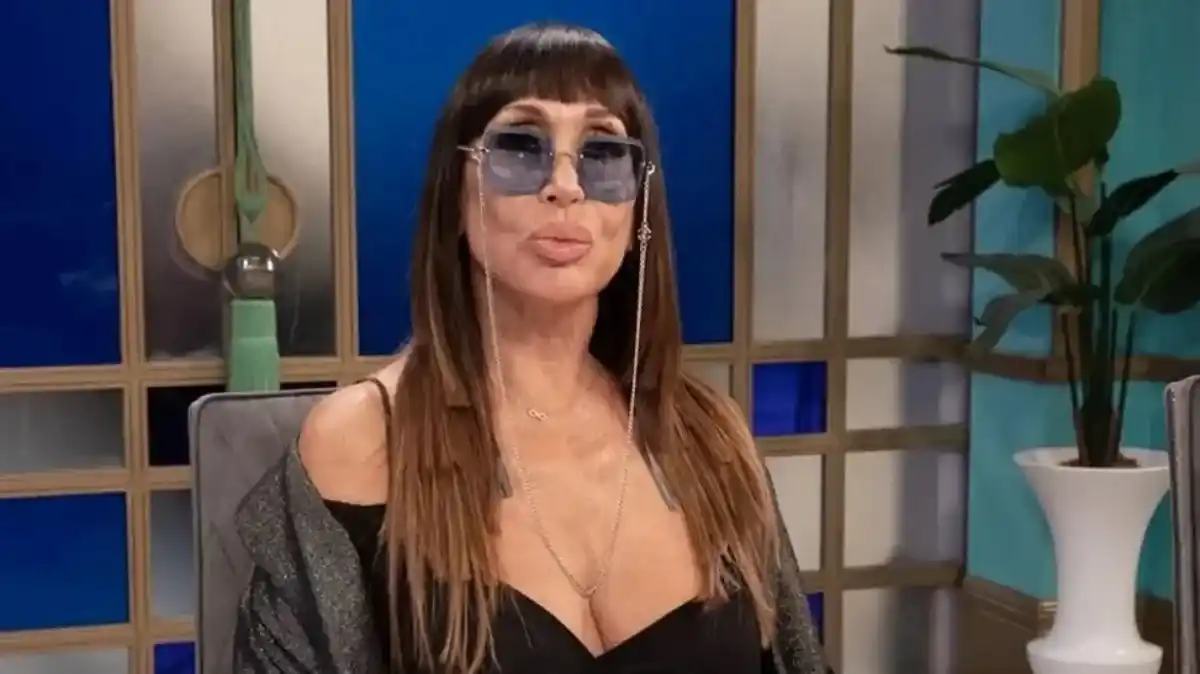 Moria Casán habló del tema y disparó directamente contra la conductora y llamó a no ir a su mesa.