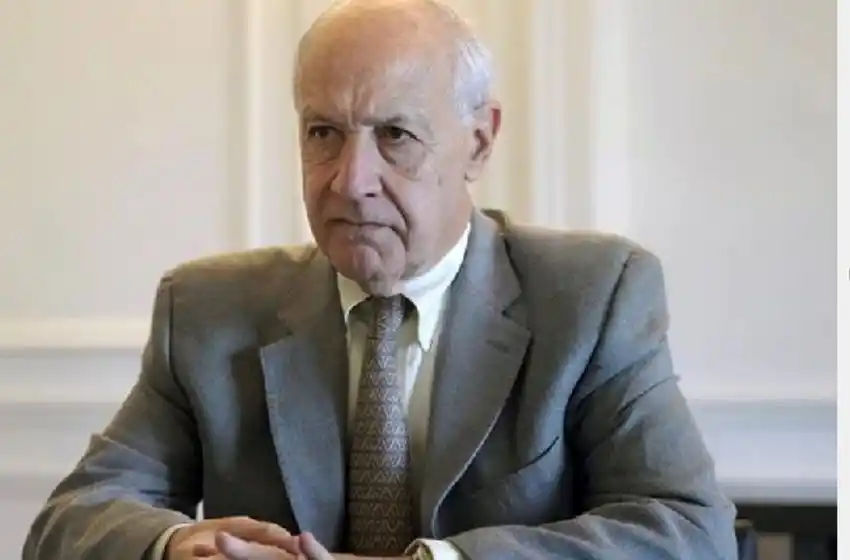 Lavagna no descartó convocar a dirigentes de La Cámpora