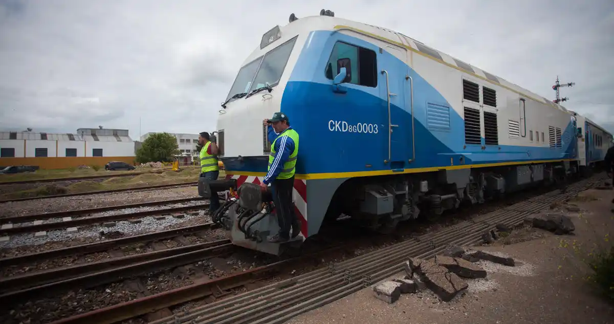 Tren: ferroviarios esperan reducir en media hora el tiempo del viaje