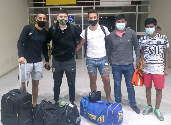 Gastón Medina viajó 54 horas a Bolivia y se incorporó a Kivón: cómo se gestó su llegada y hasta cuando firmó contrato