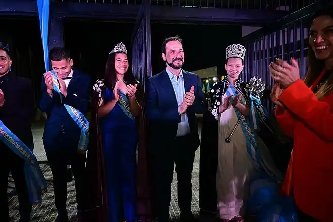 Sujarchuk encabezó el acto inaugural de la 60° edición de la Fiesta Nacional de la Flor