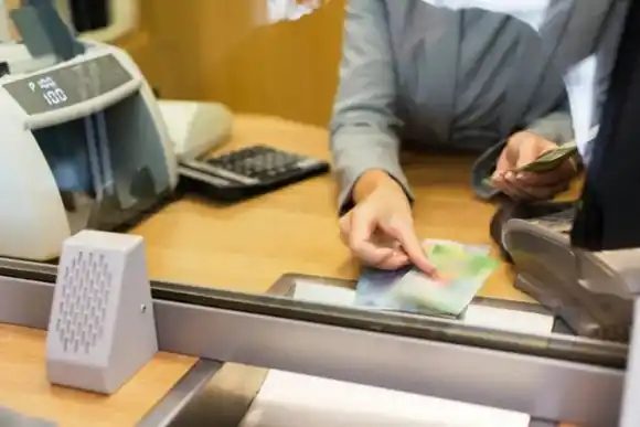 Los bancos no abrirán sus puertas al público este jueves