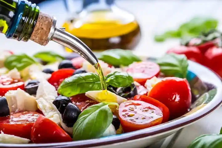 Dieta mediterránea vs. vegetariana: ¿cuál es mejor para el corazón?