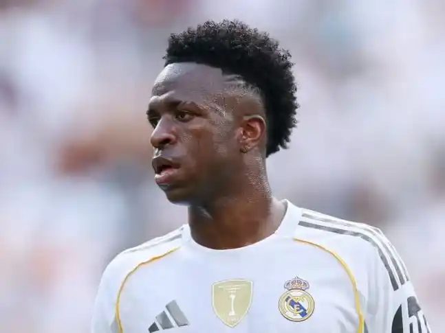 Cómo es la oferta récord que preparan por Vinicius en Arabia Saudita