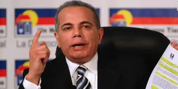 «Traidor» llama Rosales al diputado que pretende  arrebatarle UNT