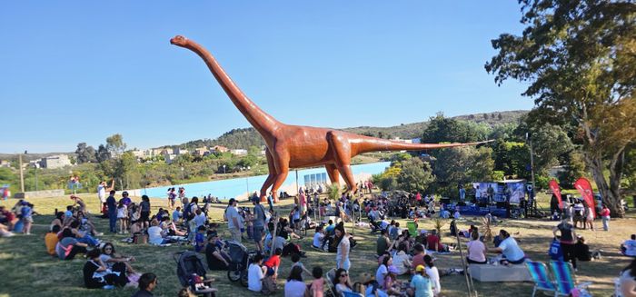 Cientos de familias disfrutaron de la “Dinotarde”