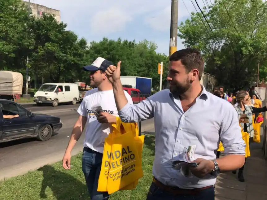 A lo Rocky: Candidato de Cambiemos cruzó a pie todo Hurlingham para sumar seguidores