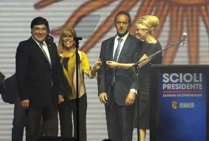 Cierre de campaña: Scioli prometió cambios en Ganancias y devolver el IVA a jubilados