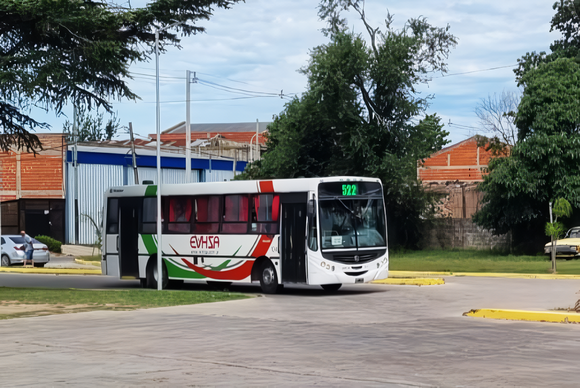 Aumento de boleto: 84 % ahora y ajustes mensuales por inflación, la propuesta del Gobierno y Vercelli