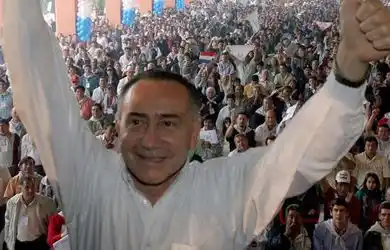 Muere en un accidente de helicóptero el candidato presidencial de Paraguay Lino Oviedo