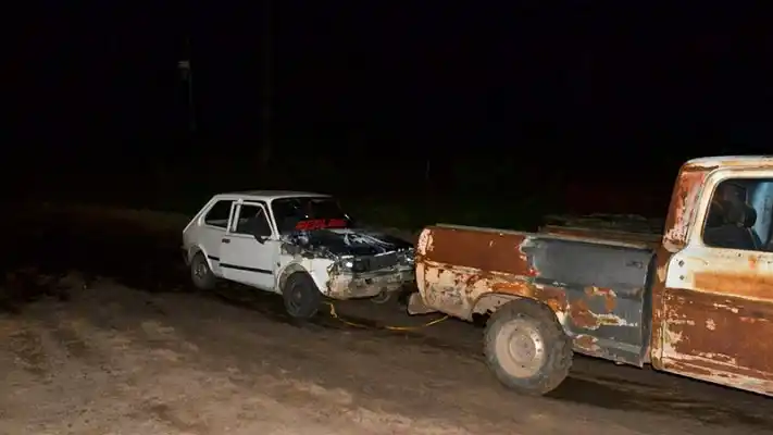 Chocan auto y camioneta: conductor manejaba alcoholizado      