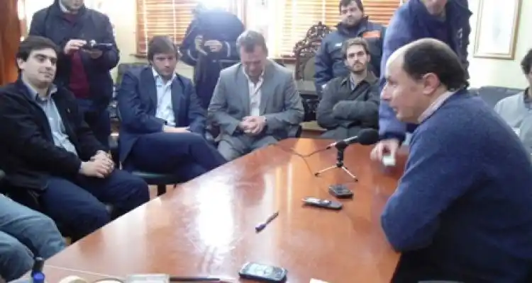 Funcionarios provinciales analizaron la problemática de la creciente en la ciudad