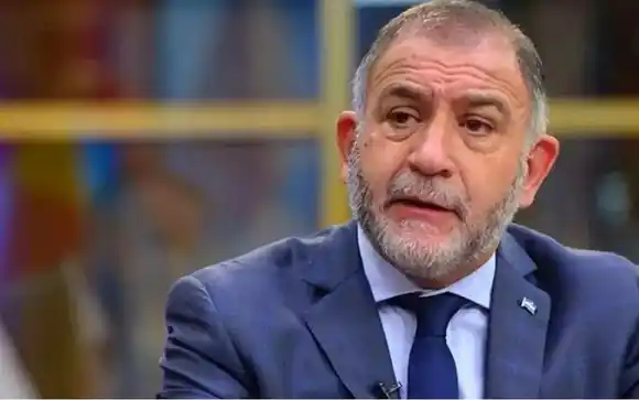 Luis Juez fustigó a Lousteau por su defensa al aumento de los senadores