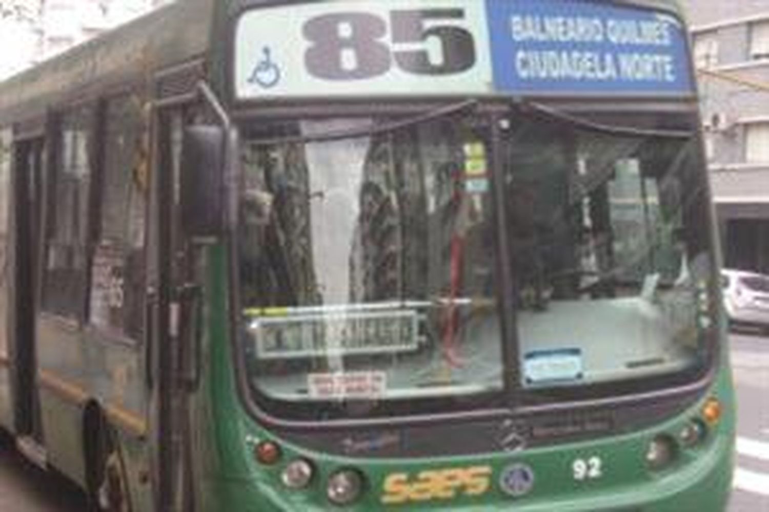 Ola de asaltos a colectivos: Robaron en la Línea 85 de Bernal