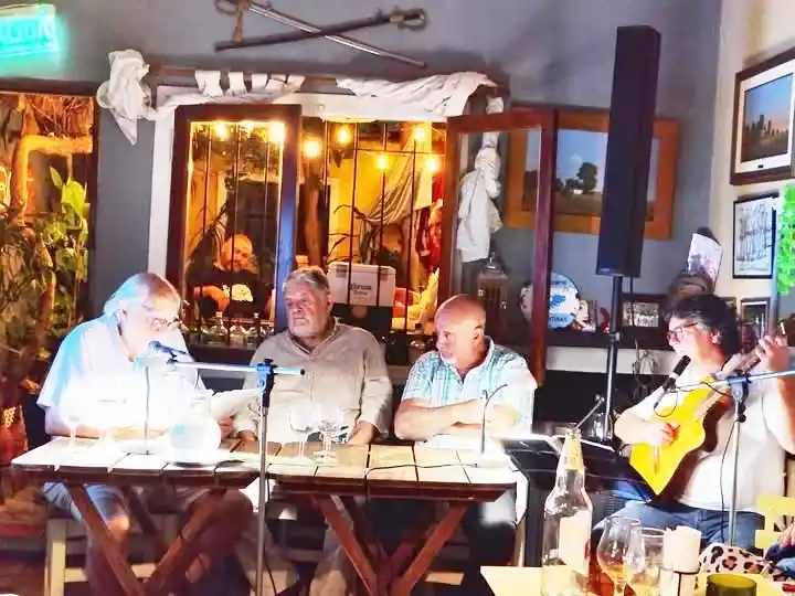 Noche de narración. Tinta Verde: cuentos, música y poesías por acá