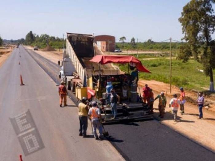"OBRA DE ENSANCHAMIENTO  Y REPAVIMENTACI�N DE RUTA 4,  CONCORDIA".