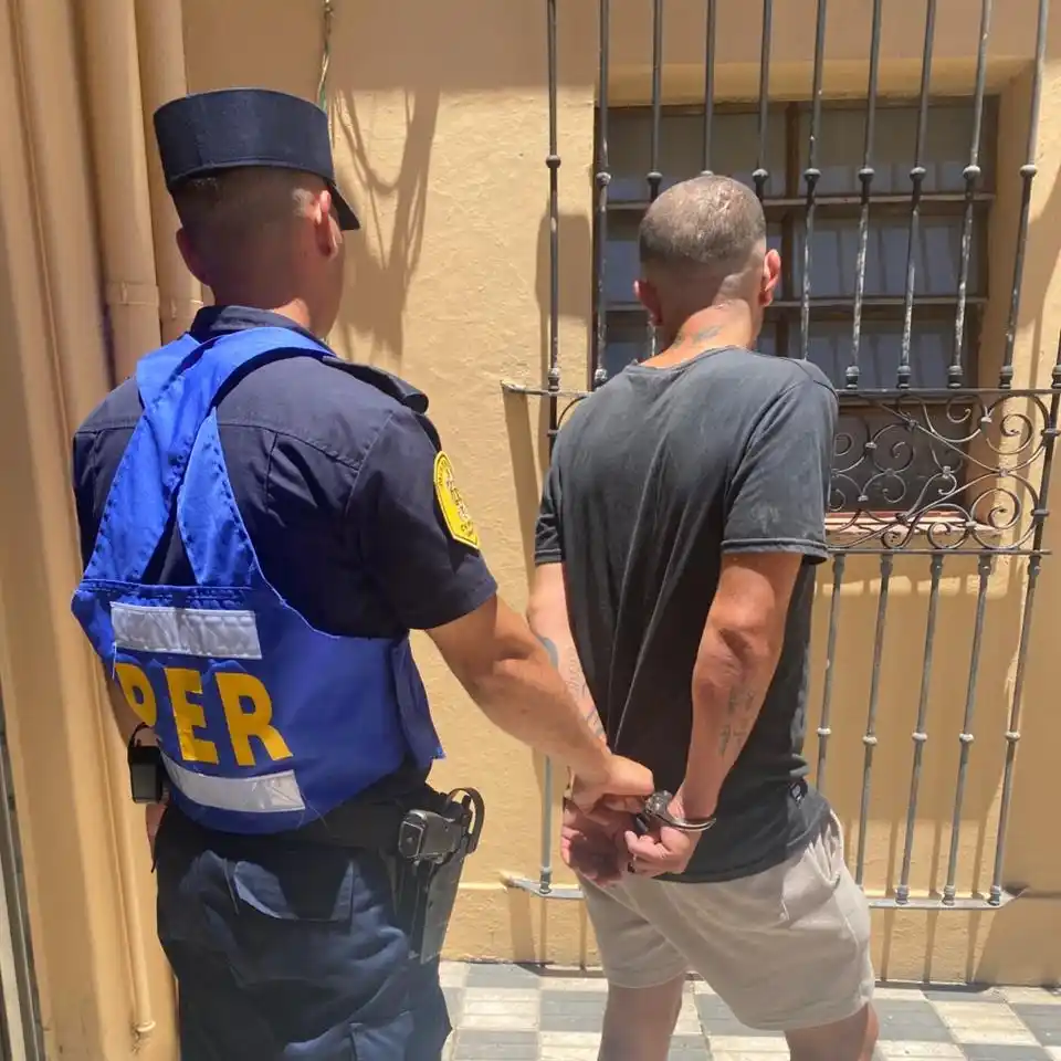 Demoran a un hombre por tentativa de hurto en un comercio céntrico de Diamante