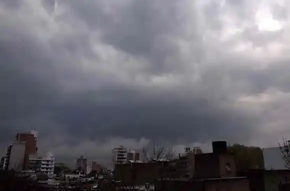 Alerta amarilla por tormentas para Rosario y la región