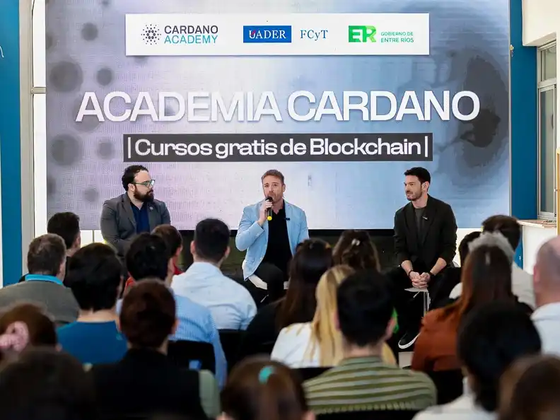 El gobierno provincial y UADER lanzan cursos de formación sobre blockchain