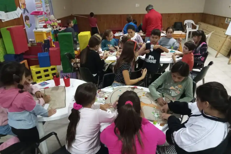 El Centro de Día Oeste funciona en avenida Luis Fanti 1680 y tiene como principal objetivo la promoción, prevención y protección de los derechos de niñas, niños y adolescentes.