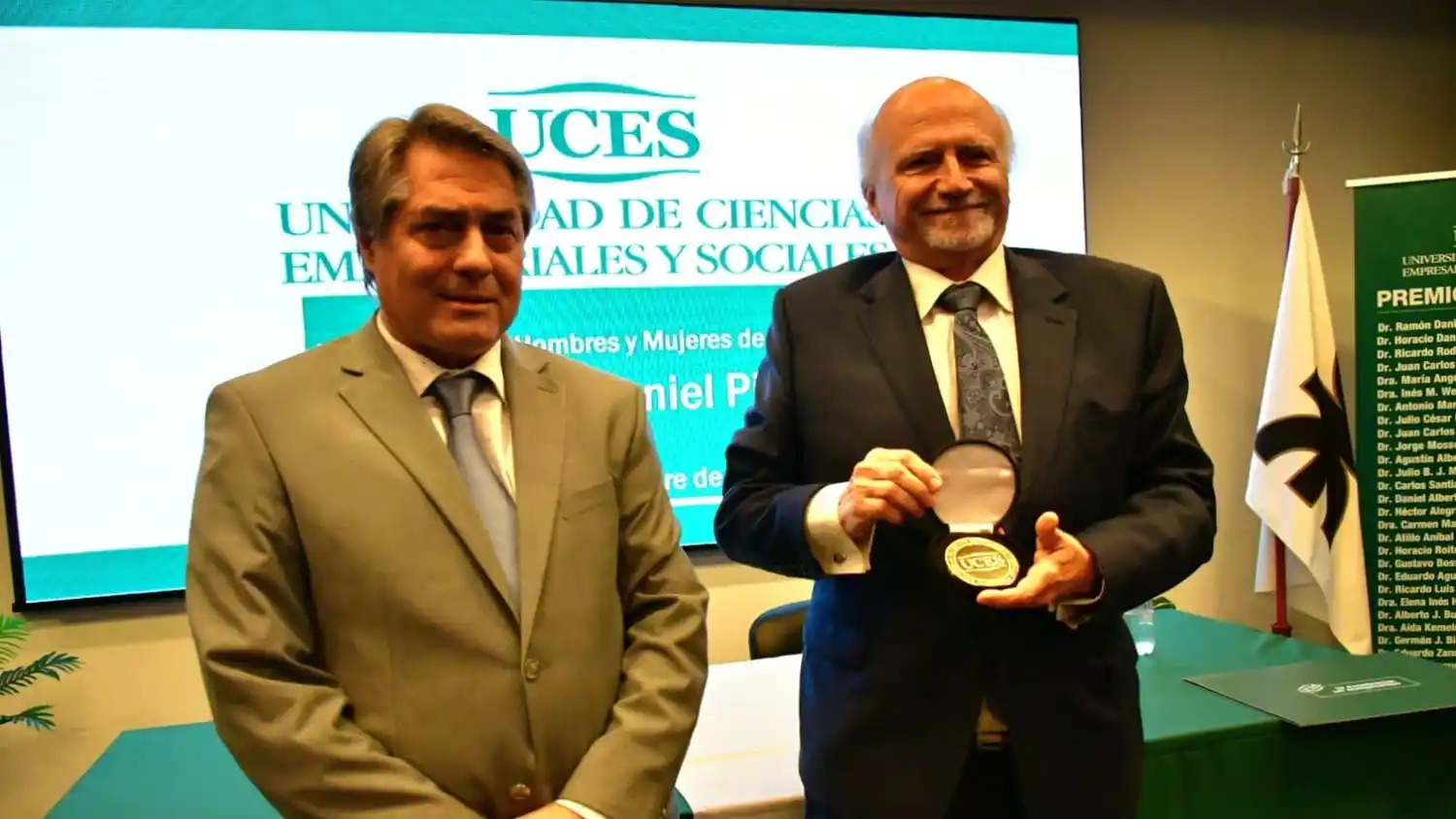 Uces entregó el premio "Justicia 2025" al doctor Ramón Daniel Pizarro