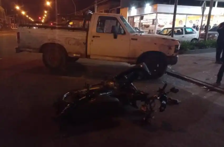 Choque entre dos vehículos sin documentación: fueron secuestrados