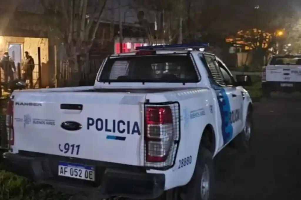 La policía está trabajando para esclarecer el crimen.