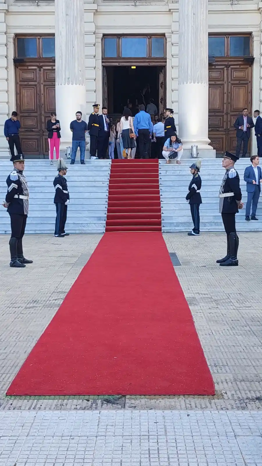 Ingreso a la Legislatura.
