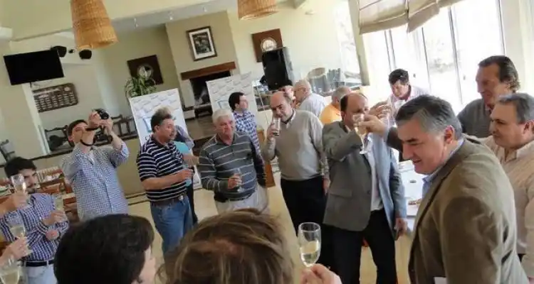 Brindis por el 106º aniversario del Club Náutico