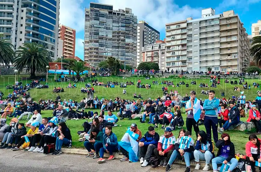 Marplatenses y turistas podrán alentar a la Selección frente al mar
