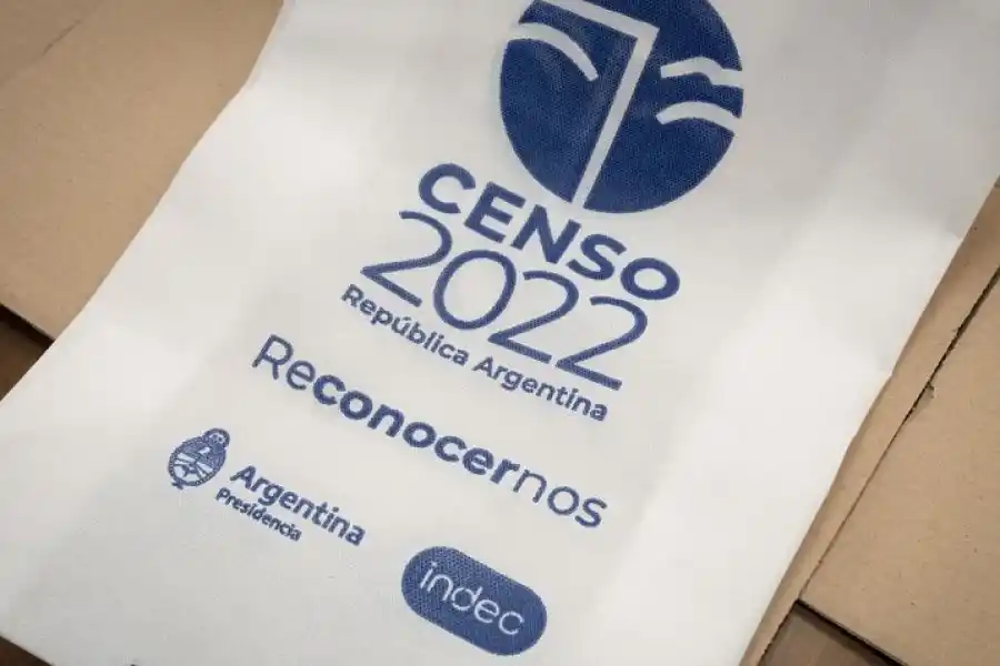 ¿Cuáles son las provincias más pobladas y menos pobladas de la Argentina y qué puesto ocupa Santa Fe?
