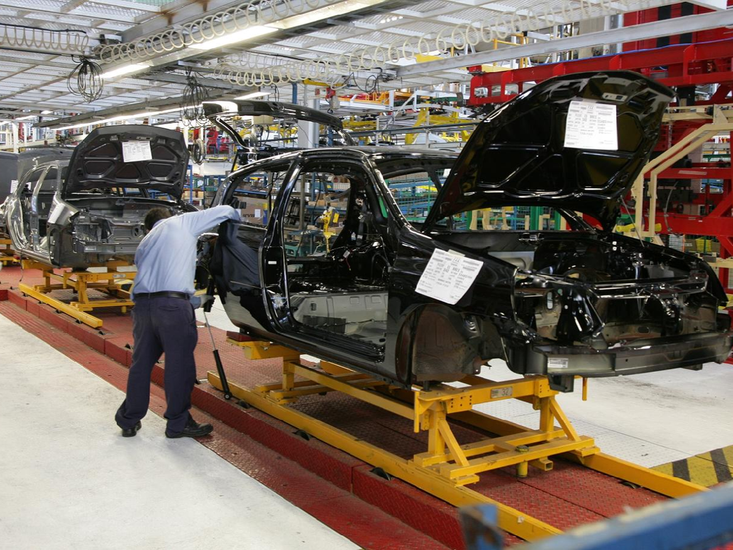 Acuerdo entre Renault y Smata: habrá suspensiones con el pago del 60% de los salarios