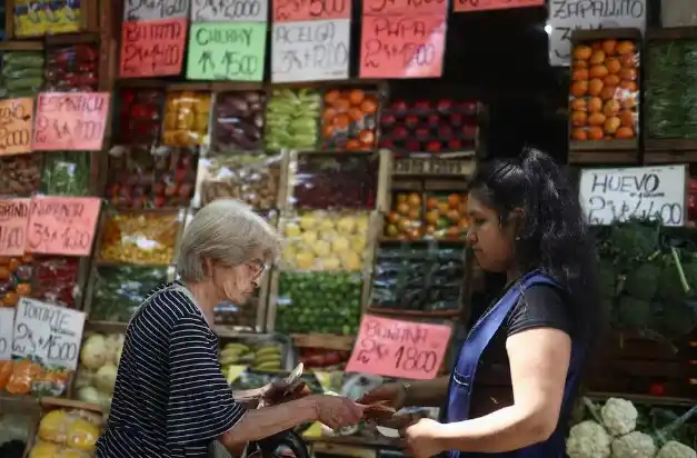 Las verduras subieron 15% en mayo y fueron el principal impulsor de los precios estacionales, que treparon 3,5% en el mes, según Equilibra.