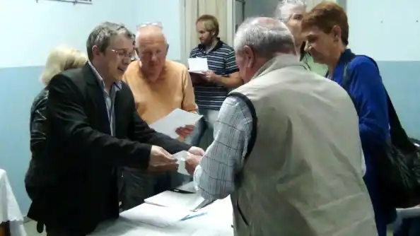 Santo Tomé: Entrega de fondos del Municipio para los establecimientos educativos