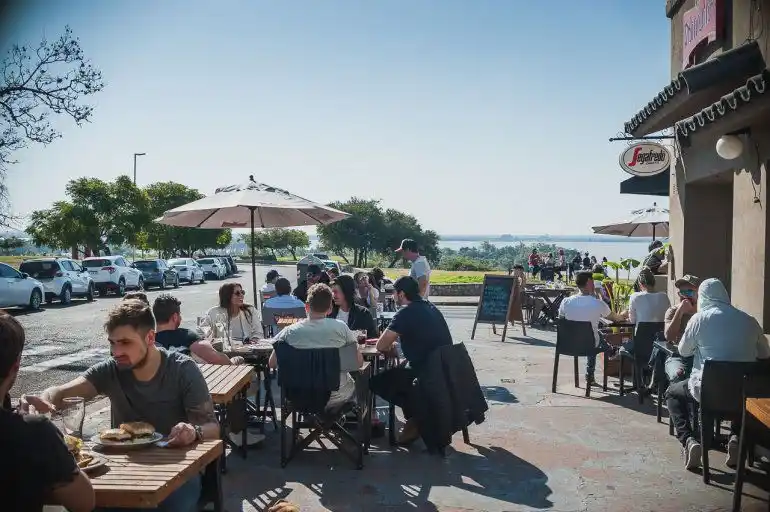 En Paraná reabrieron bares y restaurantes: qué dicen sus propietarios