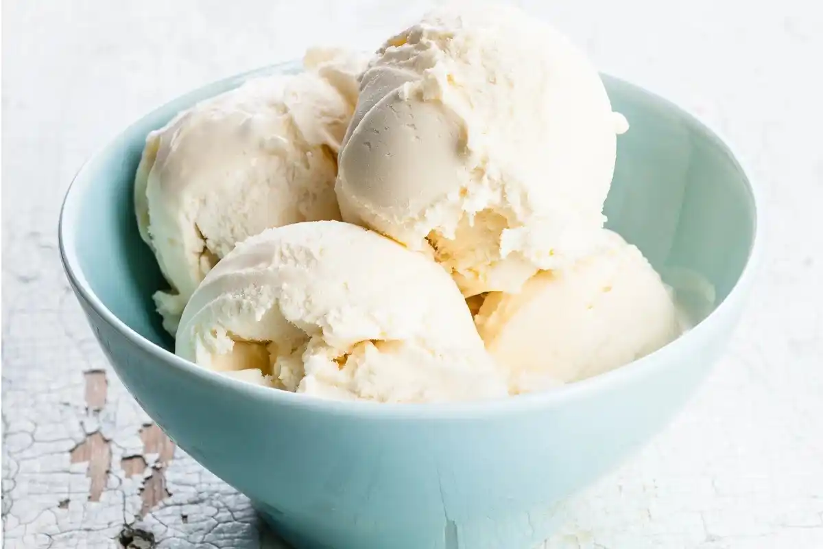 Helado casero de vainilla