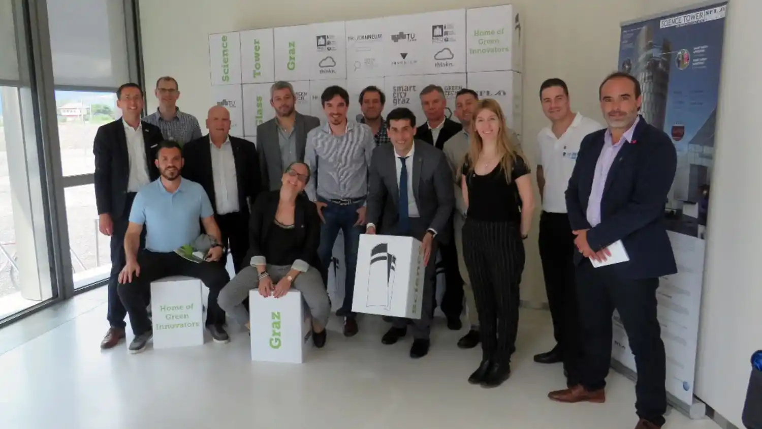 La provincia construye asociaciones en energías renovables junto a Austria