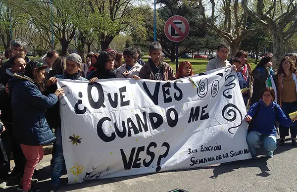 Con una caminata por el centro, comenzó la Semana de la Salud Mental